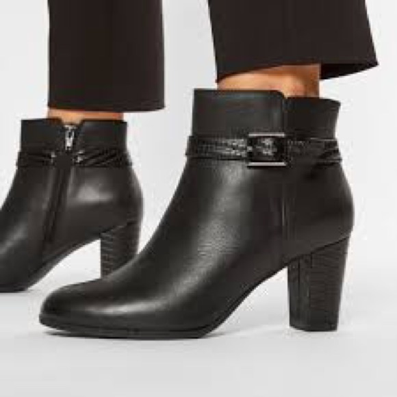 Clarks Womens Alayna Juno Ankle Boot 